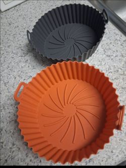 2 Siliconr Round Air Fryer Liners or Baking