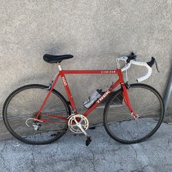 90’s Trek 1500 Red Road Bike For Sale. 