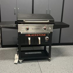 Blackstone, 2-Burner 28"  Outdoor Combo Griddle with Air Fryer and Hood