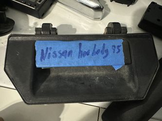Tailgate Handle Nissan Hardbody 95