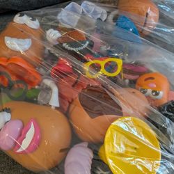Mr. Potato Head Family Lot