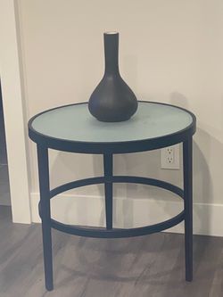 Modern Round Coffee Table With The Tempered Frosted Glass  24” In Diameter And Black Metal Base H23.5”