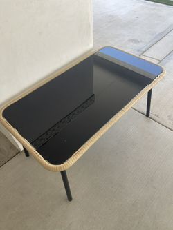 Outdoor/indoor Glass Table