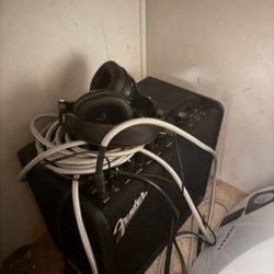 Fender Mustang 25 Amp With Cord And Headphones
