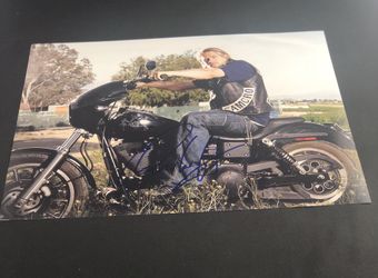 Charlie Hunnam signed 11x14 Photo