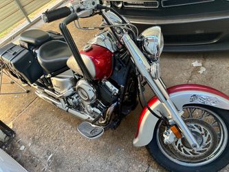 Yamaha V-Star Cruiser Motorcycle