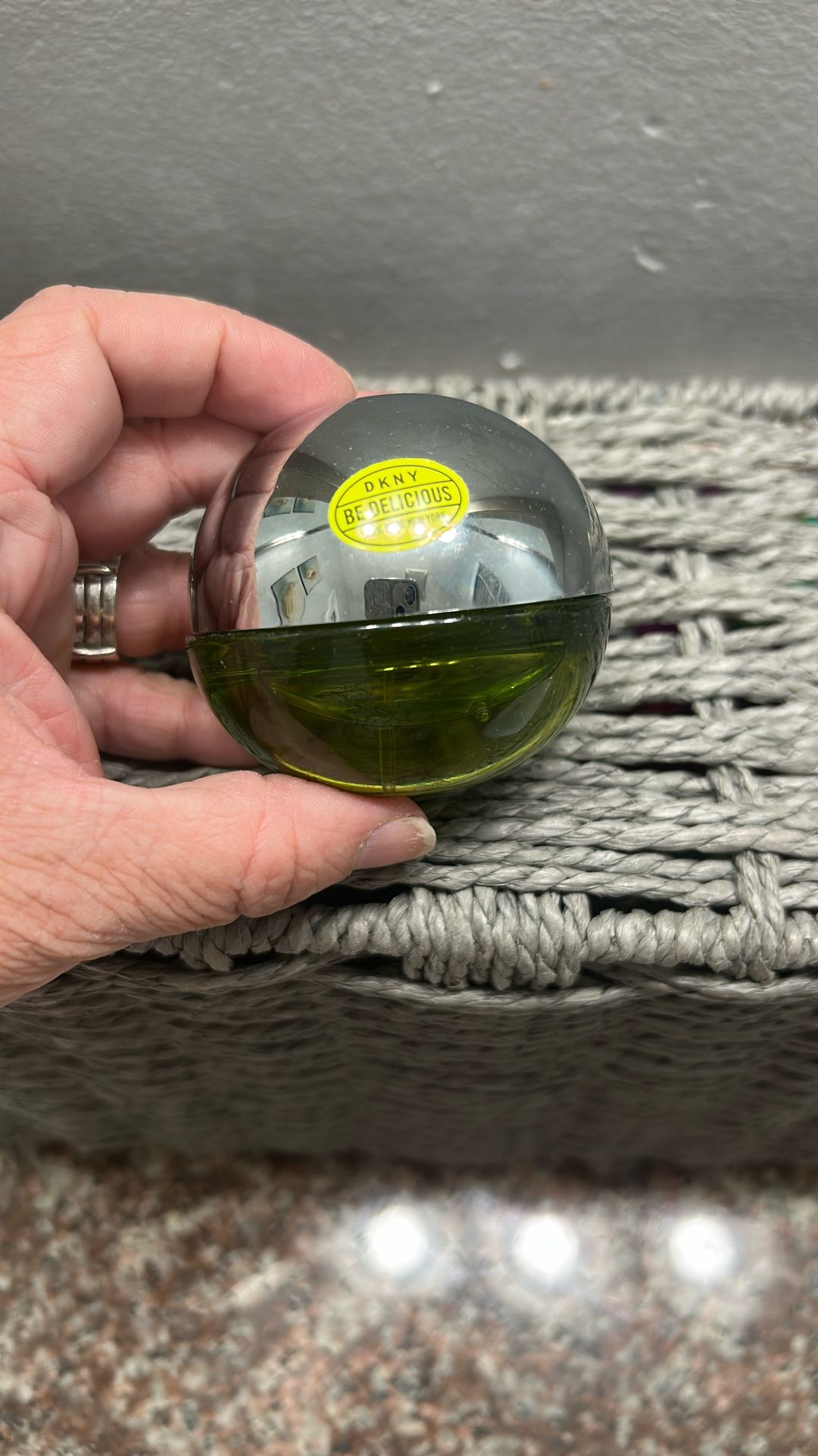 New DKNY Be Delicious Perfume For Sale..