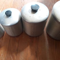 Nesting containers