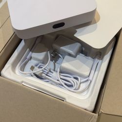 UCG-Ultra (Open Box - Like New) Ubiquiti Cloud Gateway 
