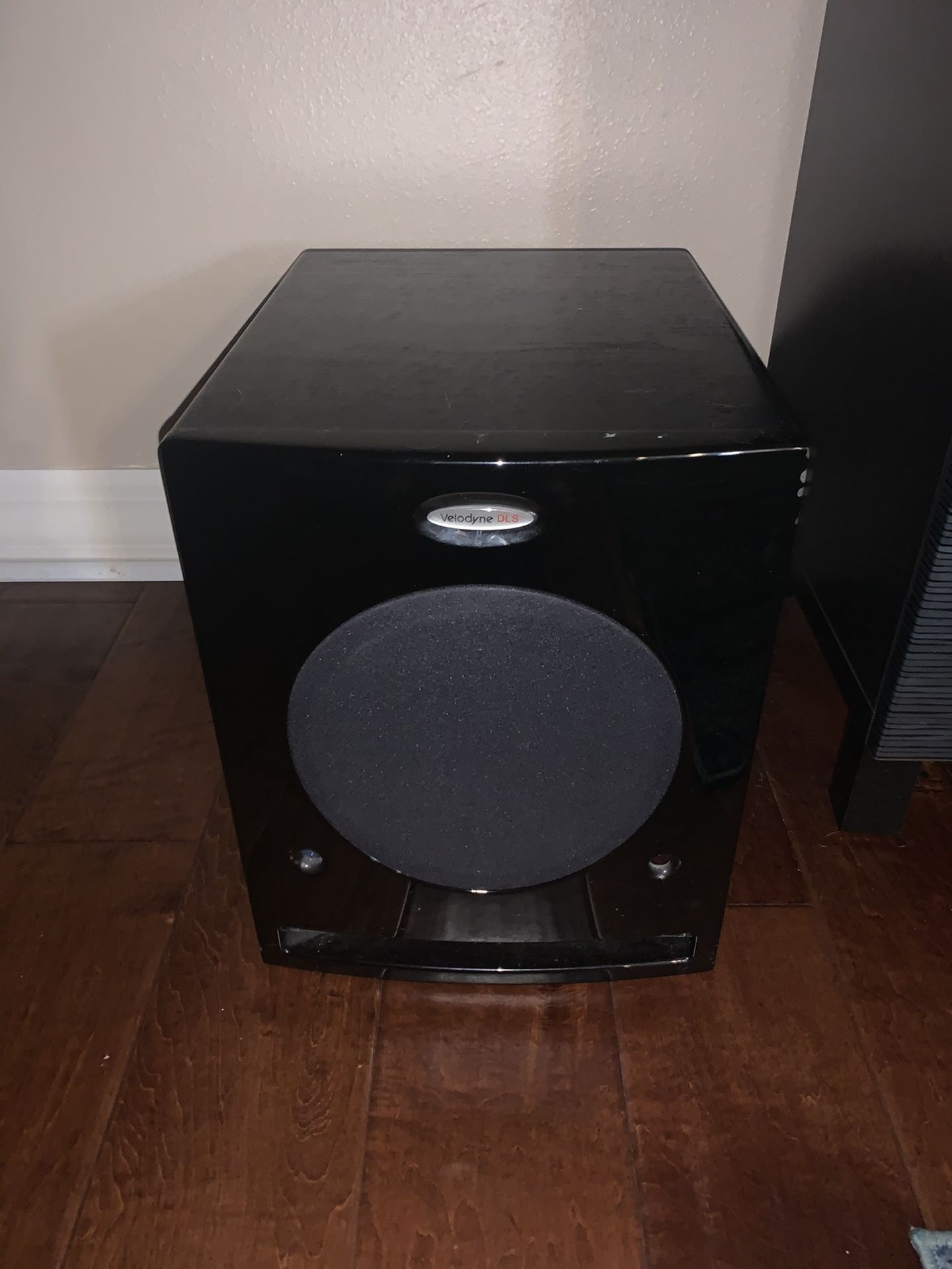 velodyne dls amplefied subwoofer