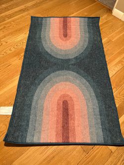 Ruggable Washable Rug — 3’ x 5’4” | Retro Rainbow Pattern