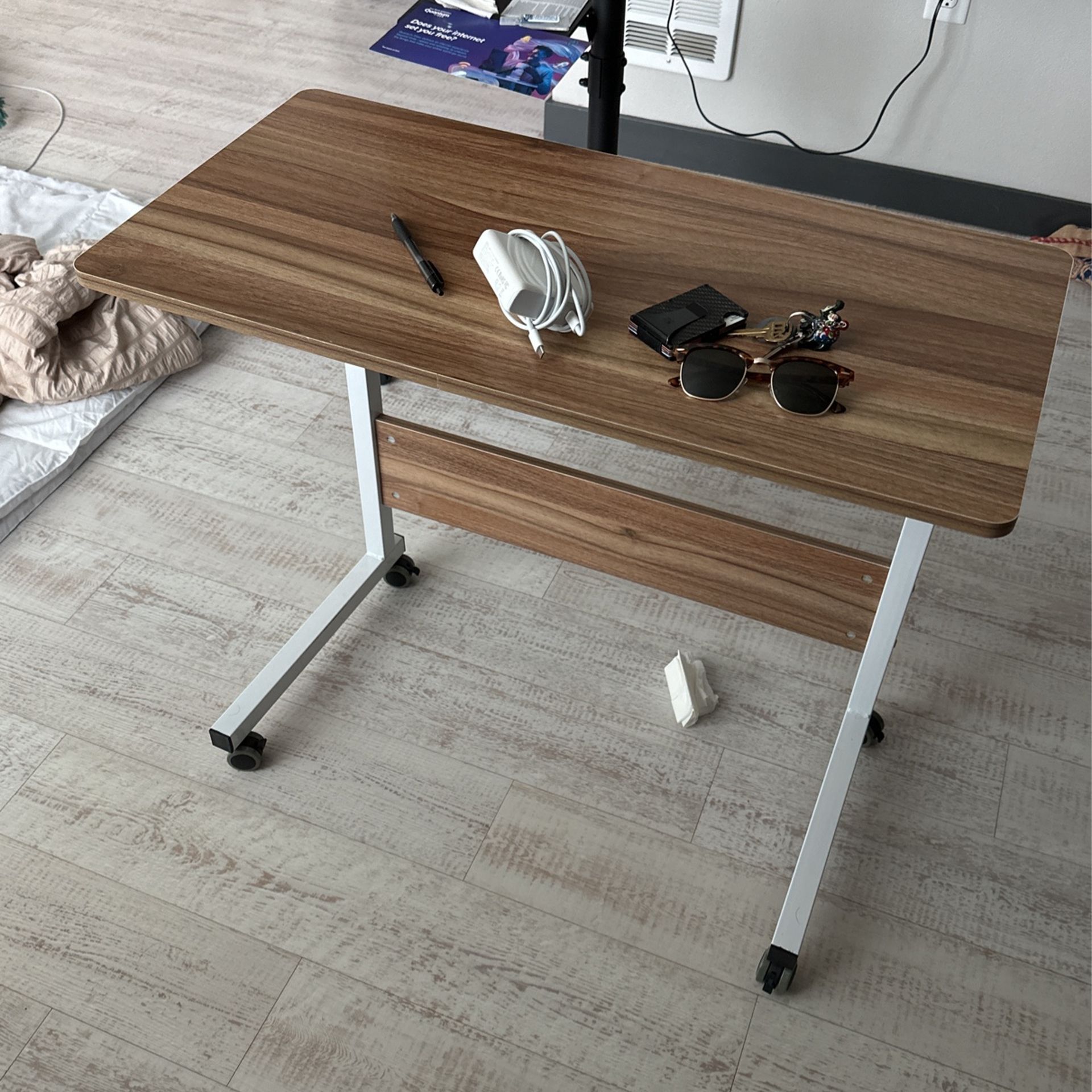 Manual Sit Stand Desk