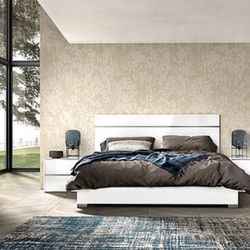 4 Piece Queen Bedroom Set 