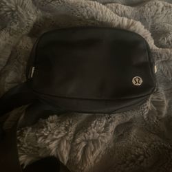 black lulu belt bag  