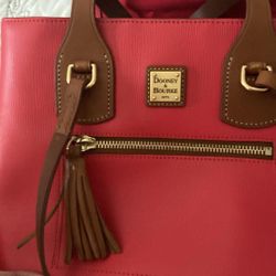Dooney And Bourke Purse 