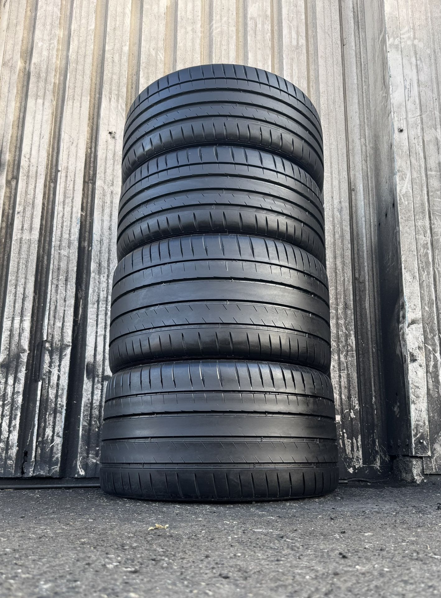 235/35/19  &  305/30/19  Michelin Pilot Sport 4S