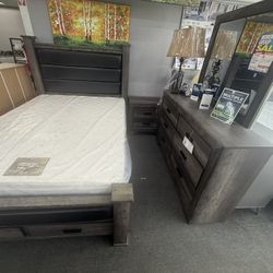 1199  Complete Bedroom Including Mattress Set 