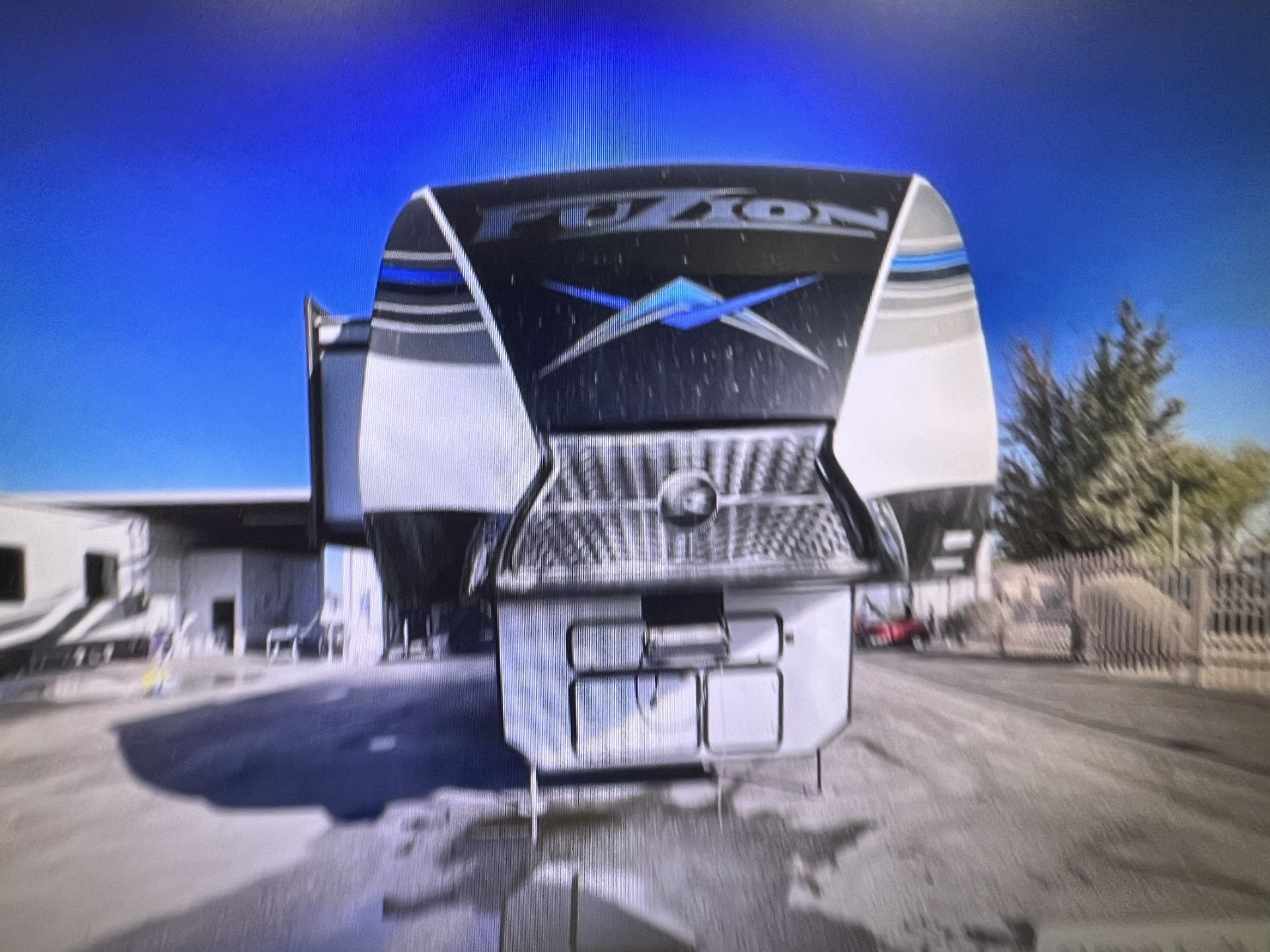 2020 FUZION 424 TOYHAULER