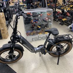 Aventon Sinch.2 Electric Bike With Charger And Keys