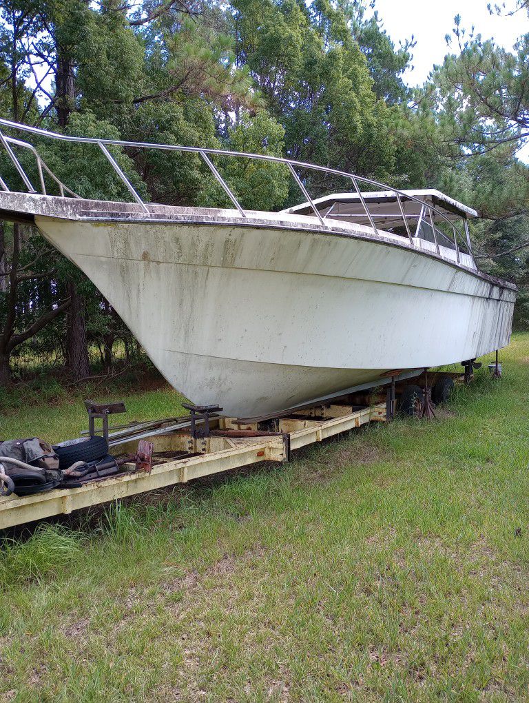 Well Built Fiberglass Boat