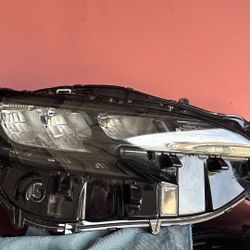 2021-2023 Toyota Sienna Right Passenger Side Headlight LED OEM 