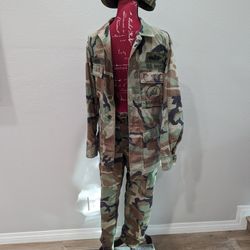 Vintage Military Genuine US Navy SEABEES BDU Camo Combat Set Size Small jacket, pants, hat & belt