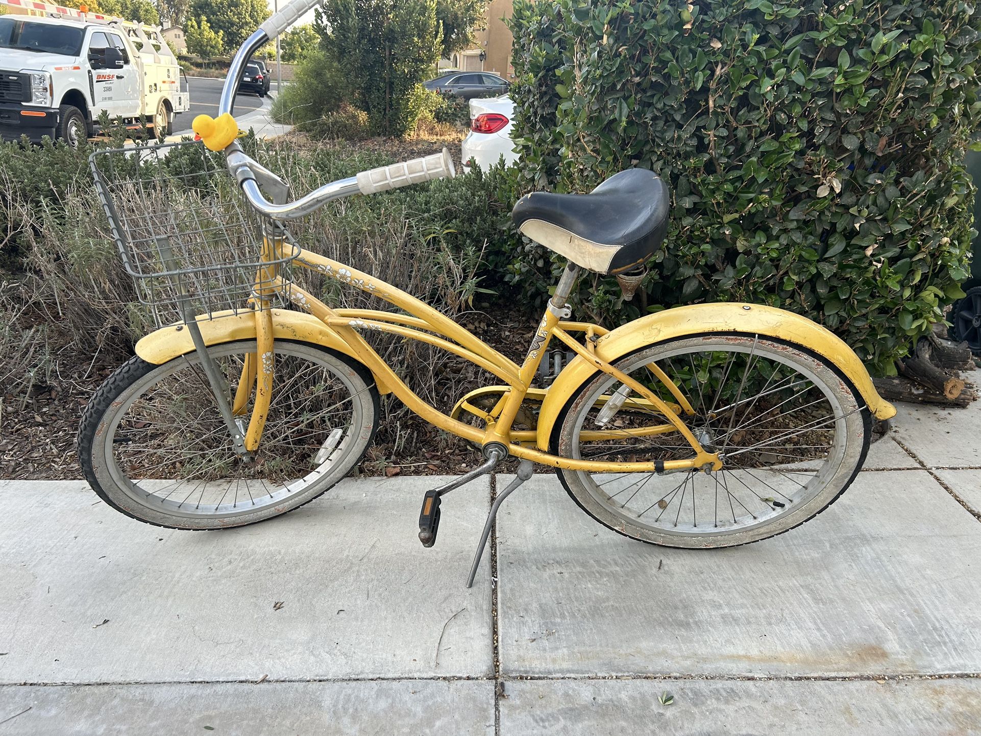 Girl’s Beach Cruiser