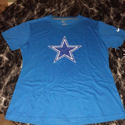 Nike Woman's XL Dallas Cowboys Short Sleeve Shirt