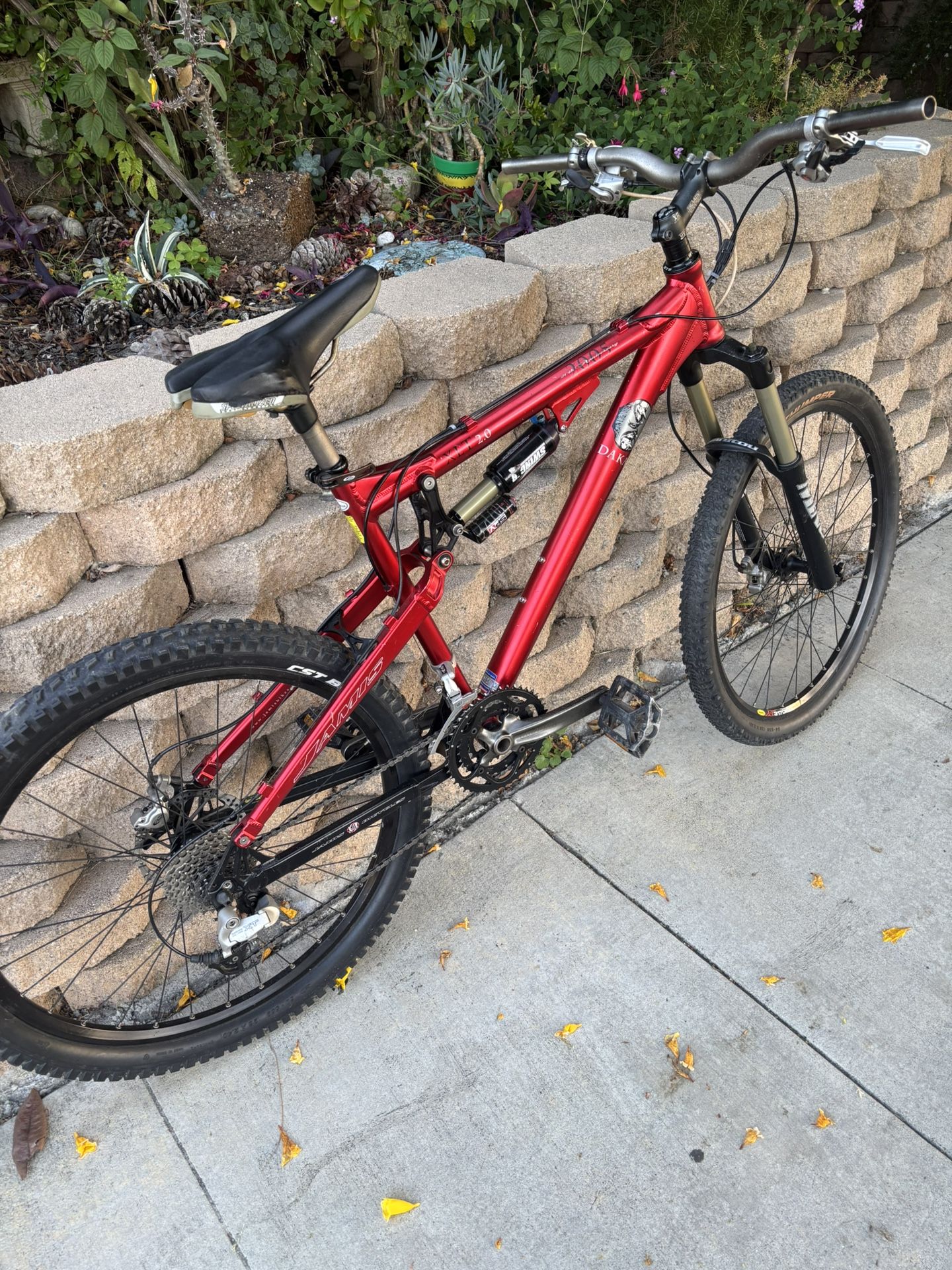 JAMIS XLT 2.O Full Suspension Hydraulic Brakes 18” Frame 26” Wheels Really good Condition. See my other Bikes. Thanks