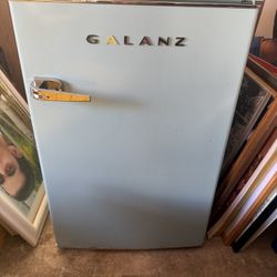 Galanz 4.4 Cu.Ft. Refrigerator 
