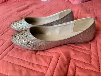Flat sandal shoes