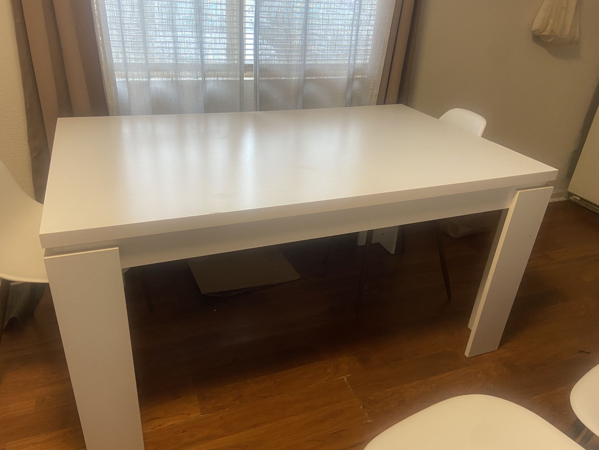 Dining room Table