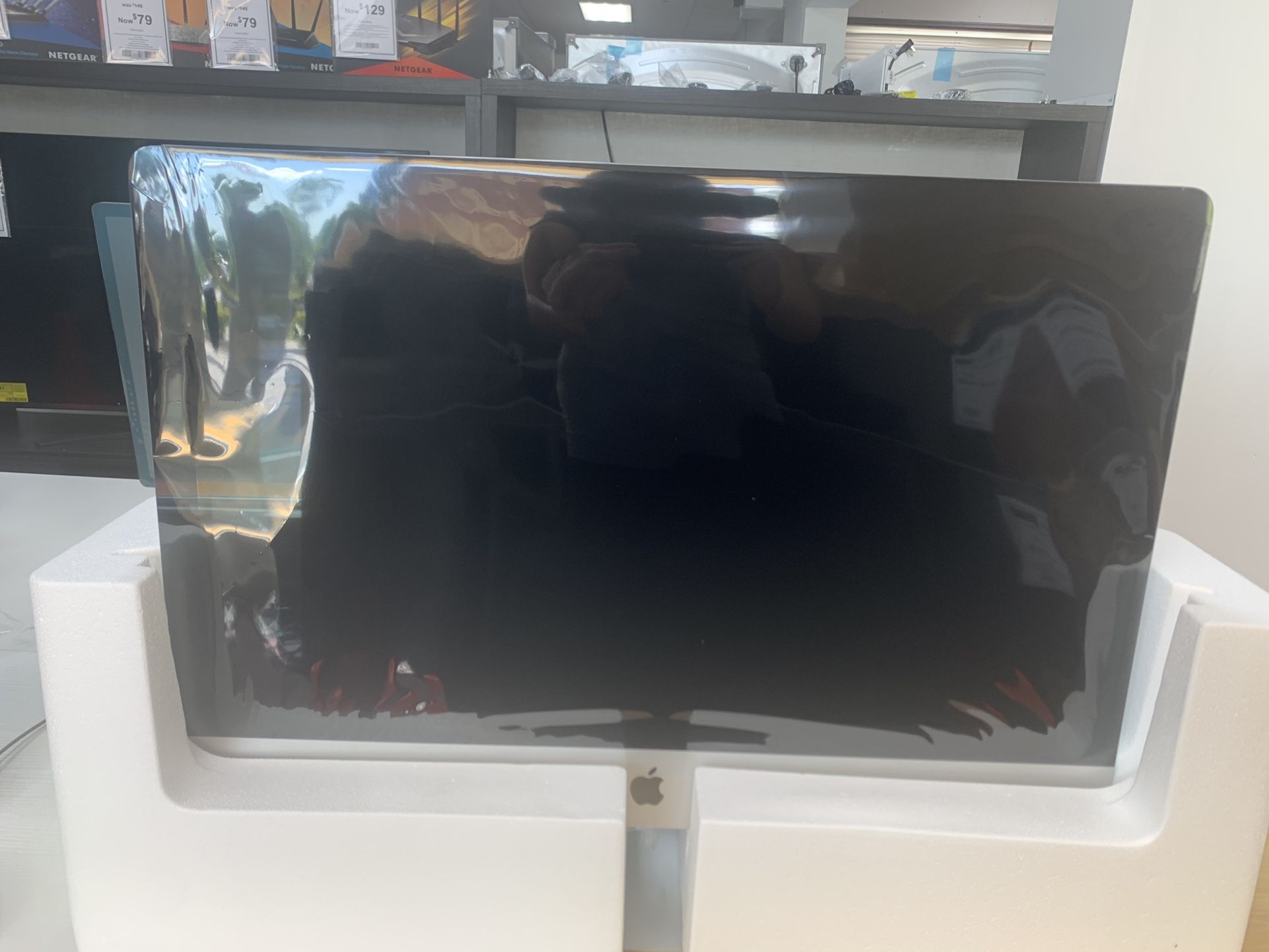 Apple iMac7”-10th Gen lintel Core i5-8GB Memory-256GB SSD