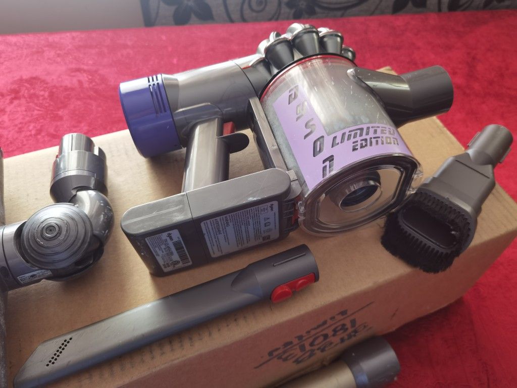 Dyson V8 Animal Cordless Vacuum