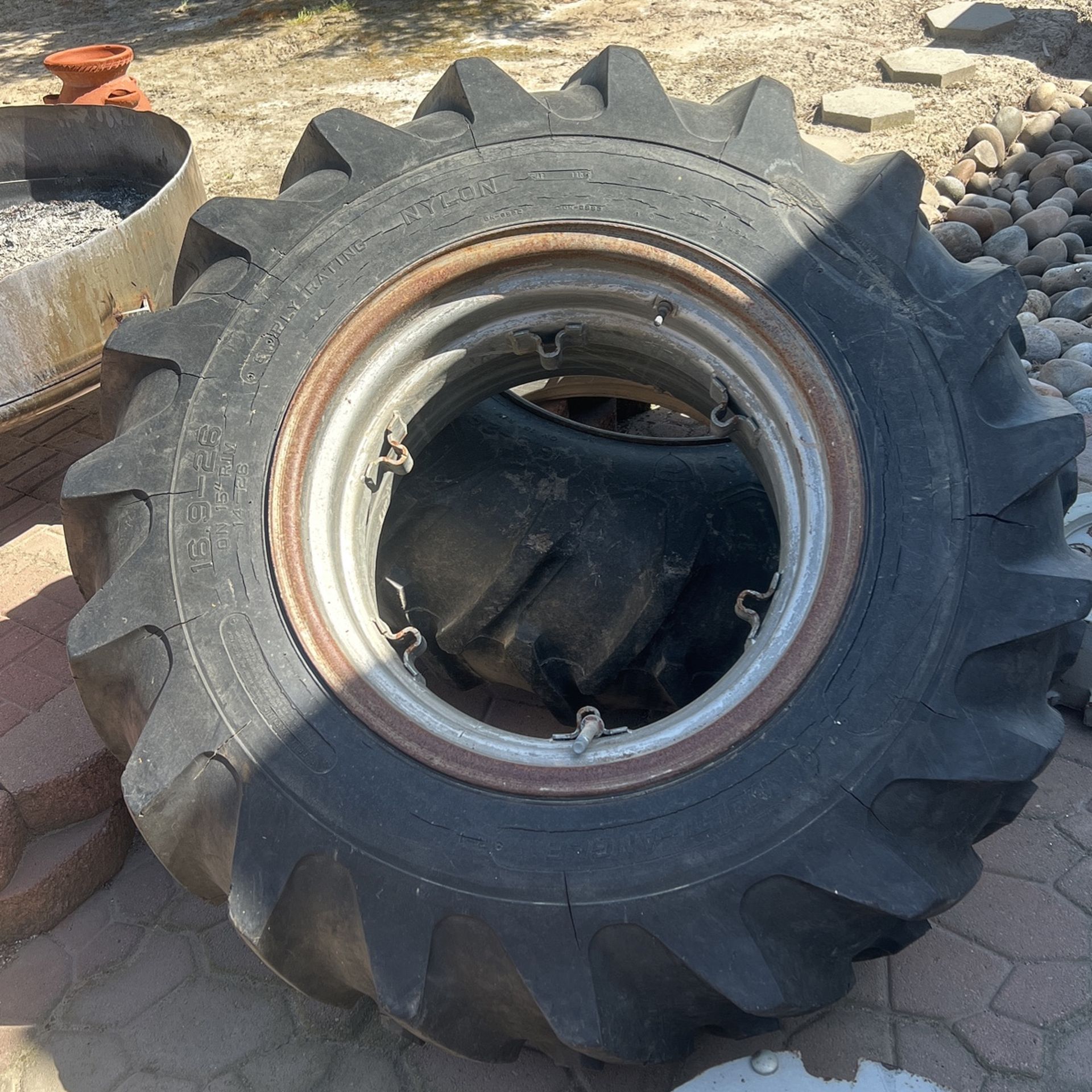 16.9-26 Tractor Tires