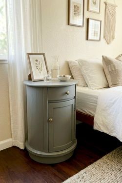 Single refinished round nightstand