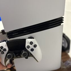 PS5 PRO MINT CONDITION * OPEN TO OFFERS* 