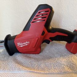 Milwaukee M18 18V Lithium-Ion Cordless HACKZALL Reciprocating Saw (Tool-Only)