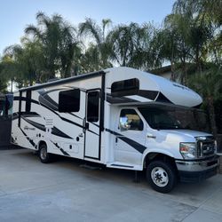 2022 Jayce Greyhawk Motorhome 