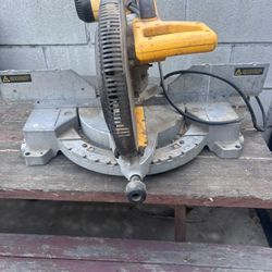 Dewalt Saw 