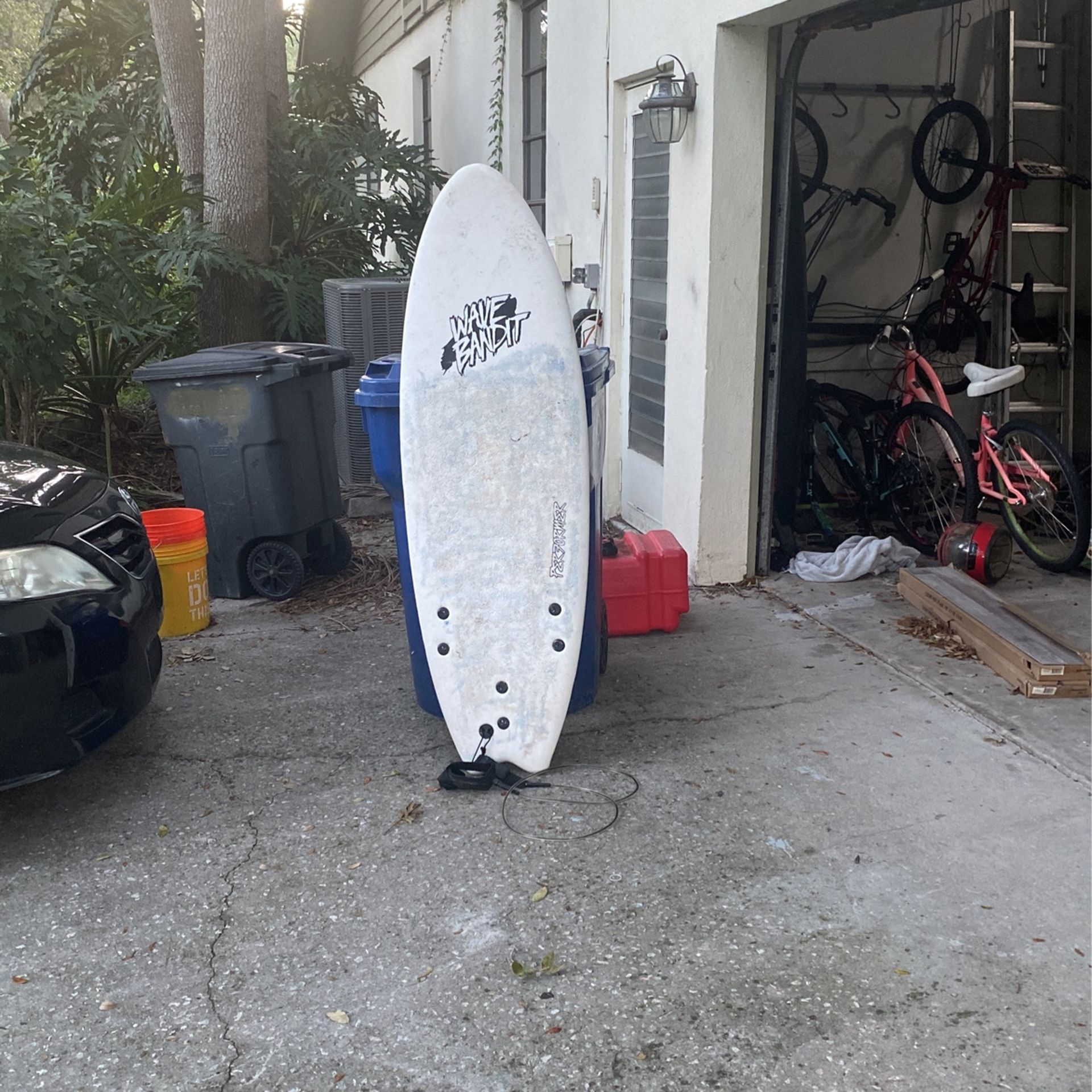 Wave Bandit Surfboard 5”6