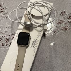 Apple Watch 9. - 42mm