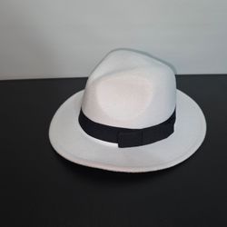 White felt fedora