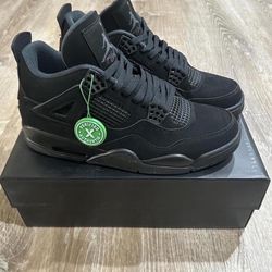 Size 9 black cat Jordan 4