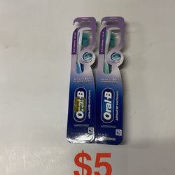 Oral-B Medium Toothbrush Set