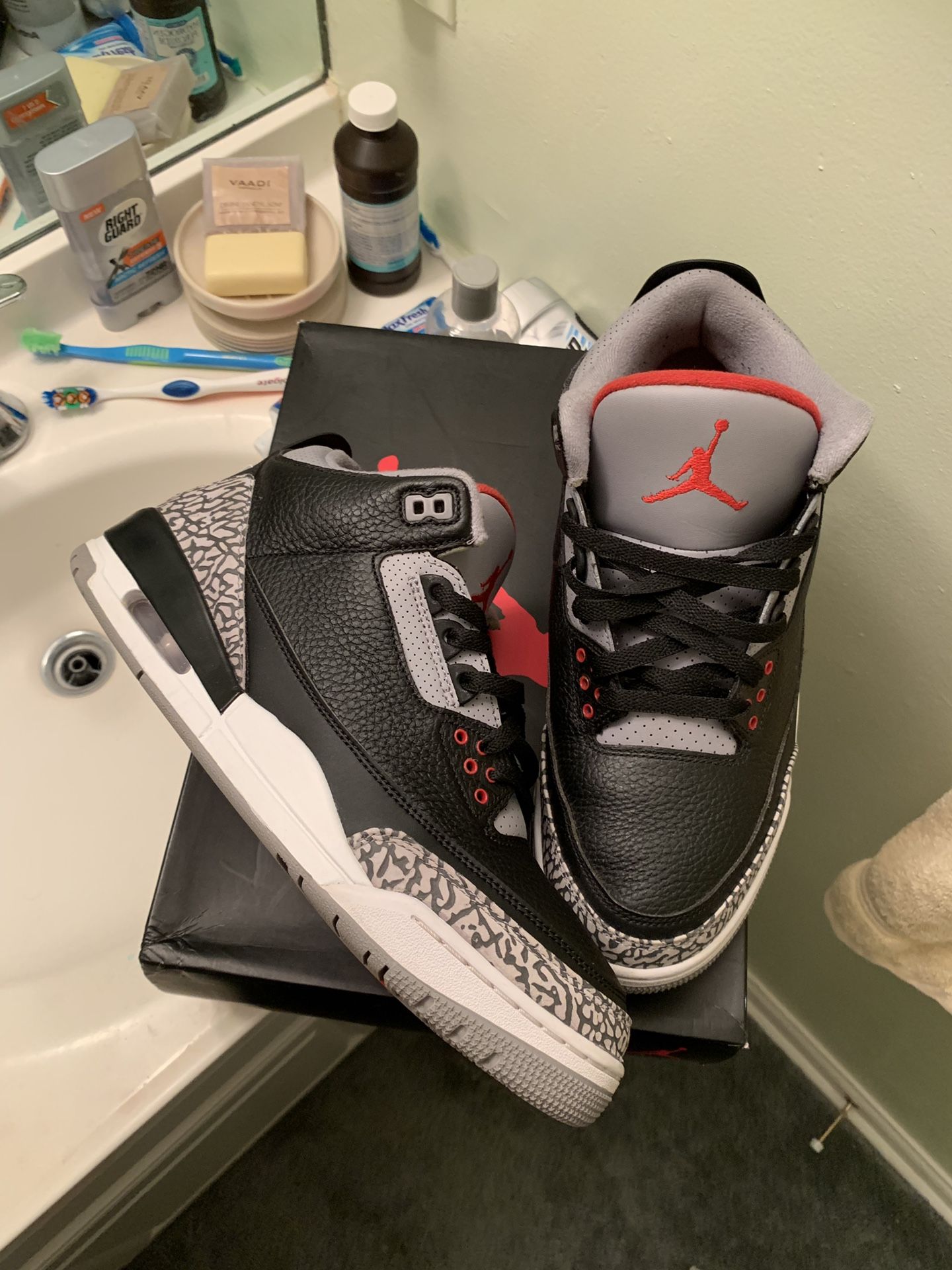 Jordan retro 3 black cement