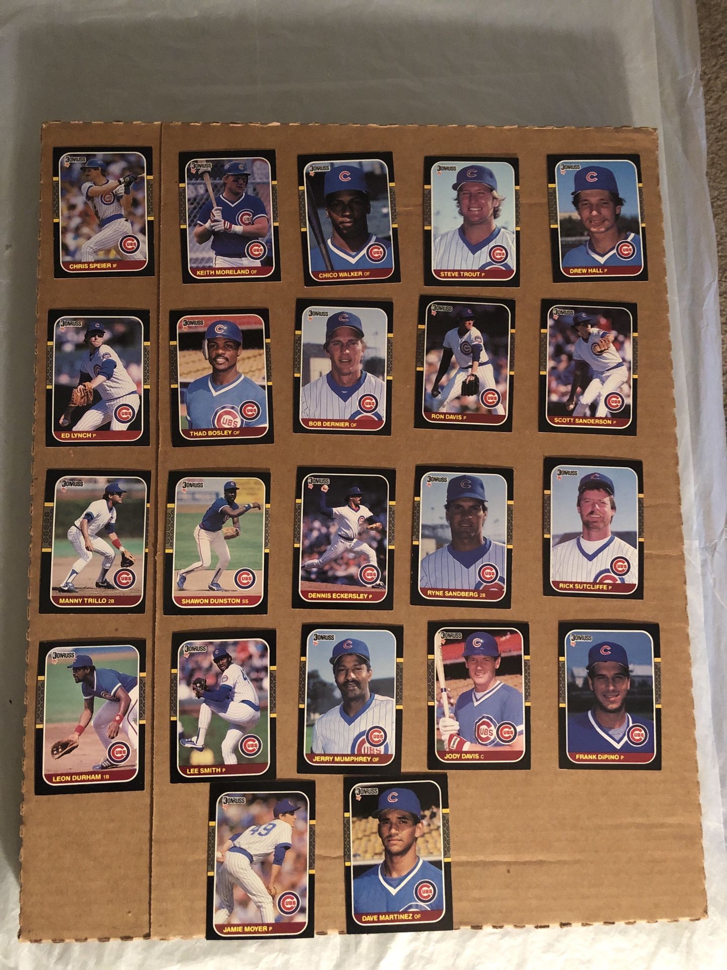 (22) 1987 DONRUSS CHICAGO CUBS BASEBALL CARDS MOYER (RC) MARTINEZ (RC) SANDBERG DURHAM DUNSTON SUTCLIFFE ECKERSLEY