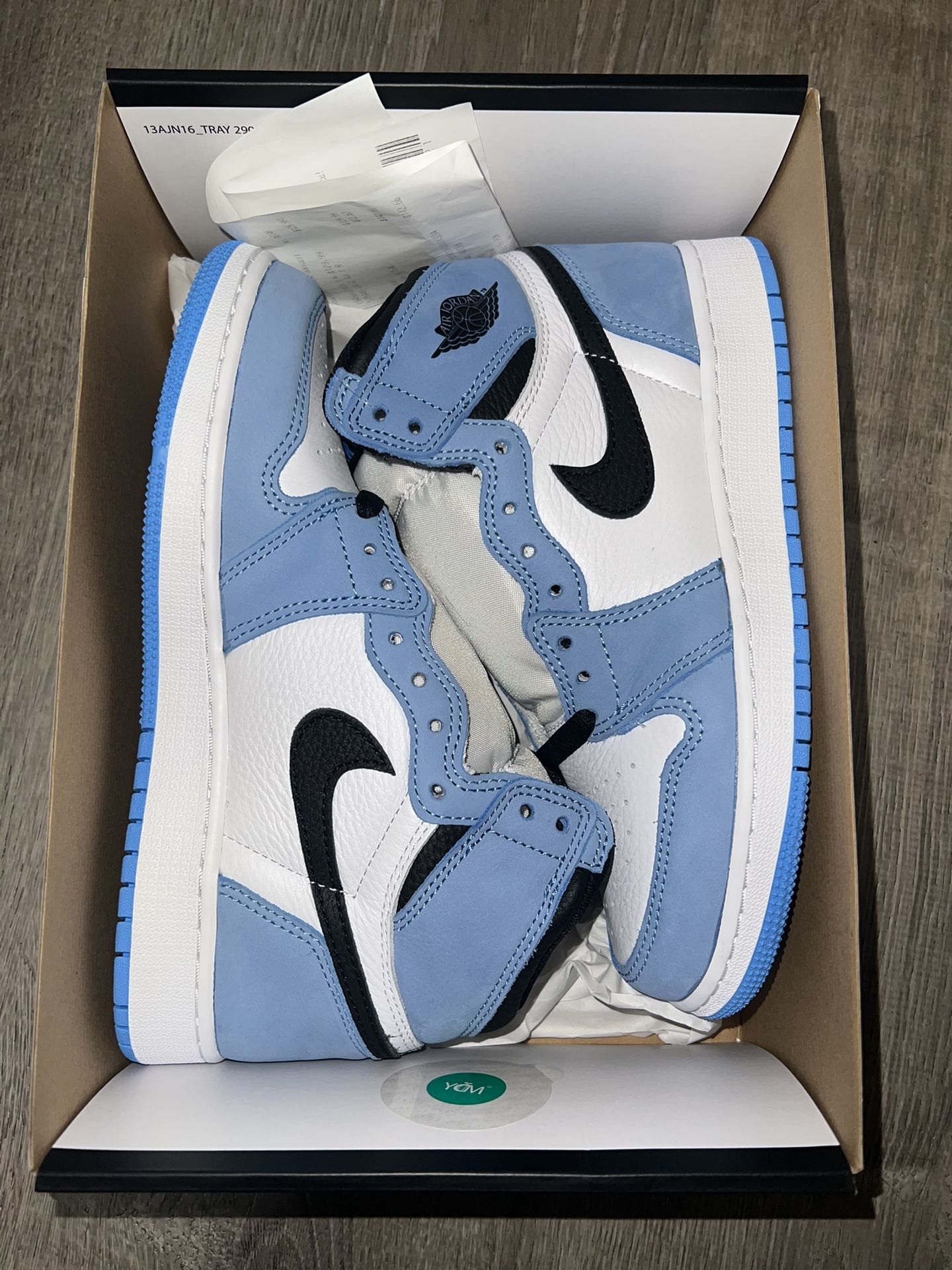 Jordan 1 University Blue Size 6Y