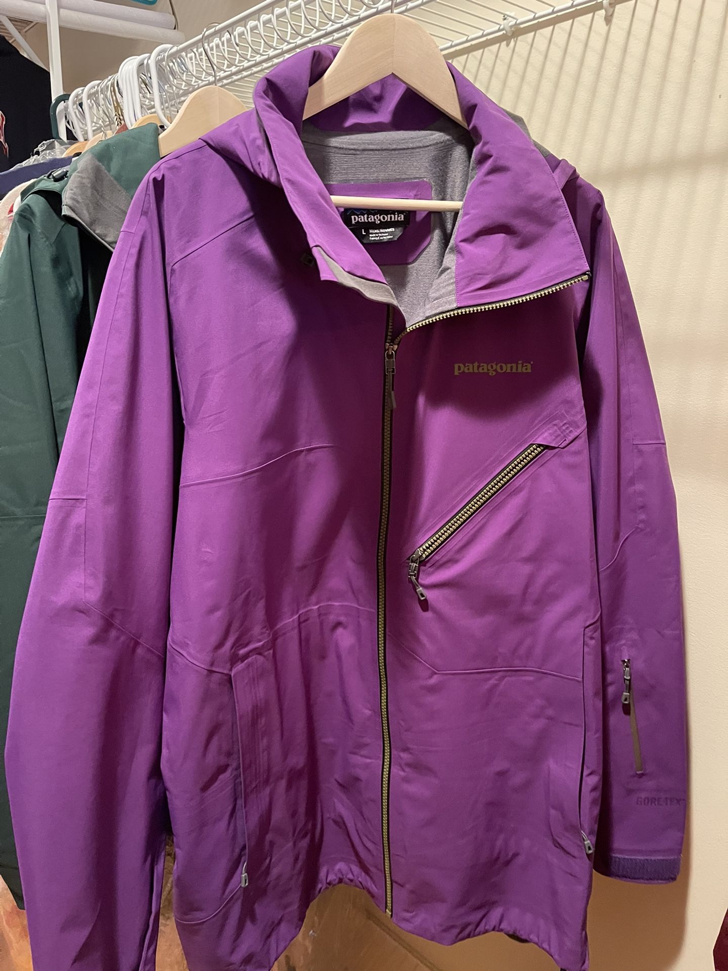 Patagonia Men's Large Purple Jacket