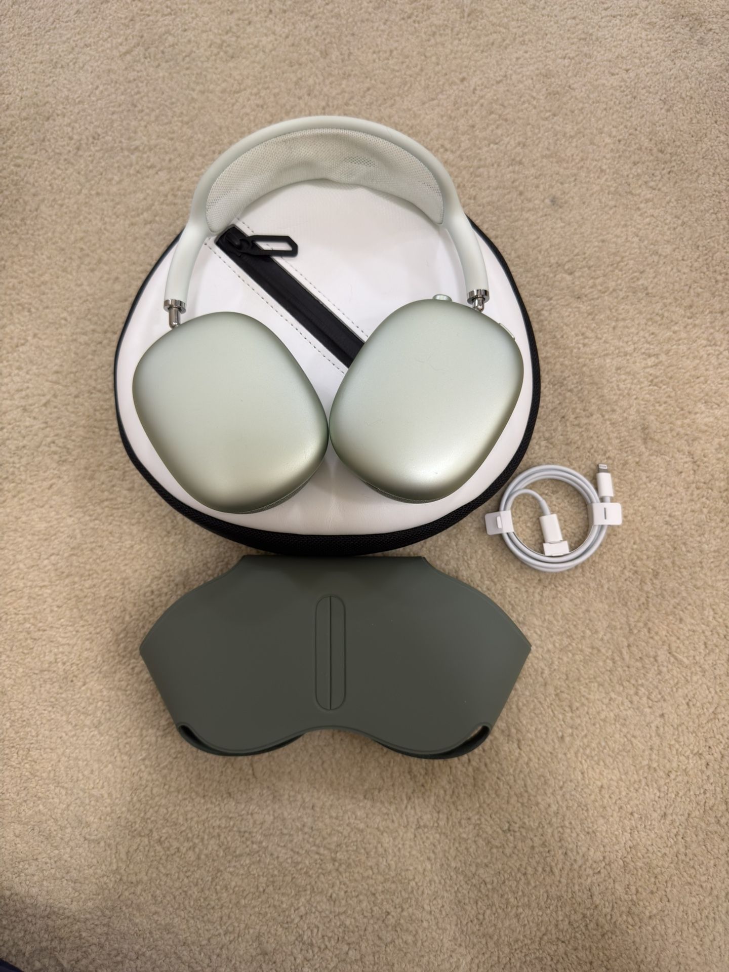 AirPods Max (Lightning) With Better Case